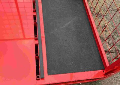 windshield cage red bottom